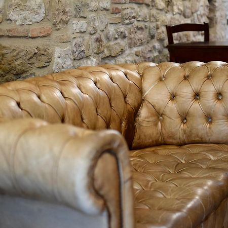 Residenza Le Logge Bed & Breakfast Gubbio Eksteriør bilde