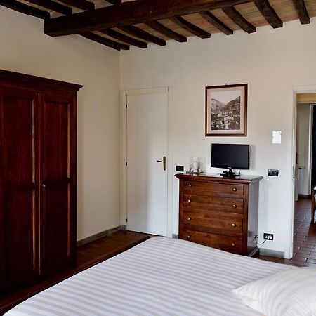 Residenza Le Logge Bed & Breakfast Gubbio Eksteriør bilde
