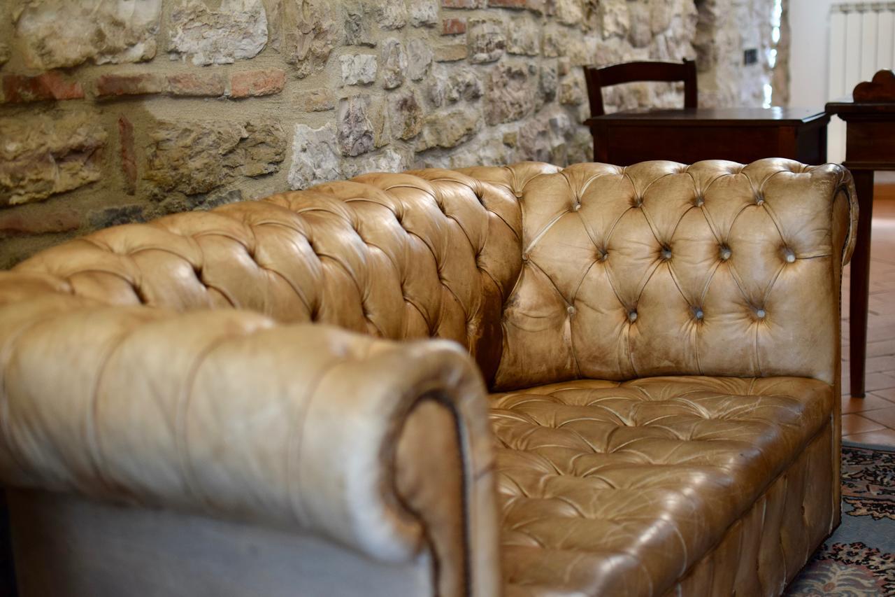 Residenza Le Logge Bed & Breakfast Gubbio Eksteriør bilde